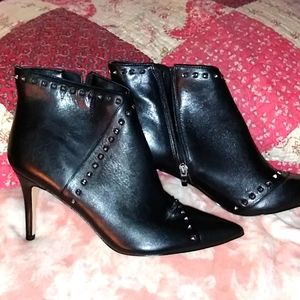 OooHhh so cute🖤🖤